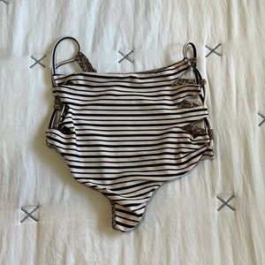 Small striped acacia bottoms